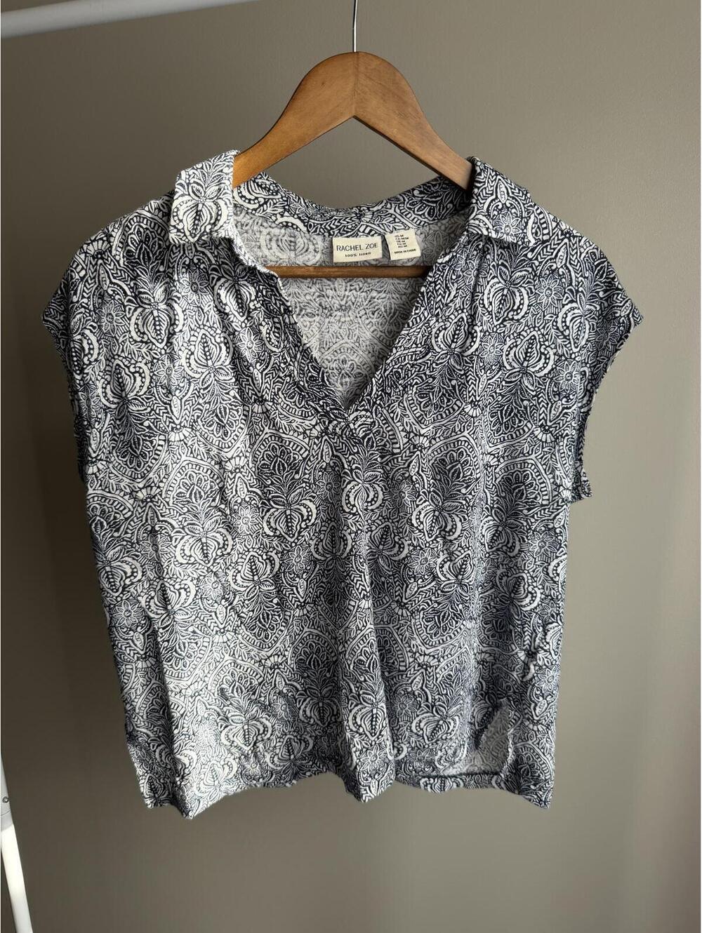 Rachel Zoe 100% linen v-neck cap sleeve shirt
